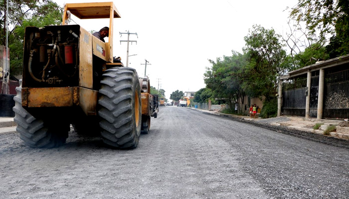 Continúan obras públicas que benefician a comunidad en la colonia Benito Juárez