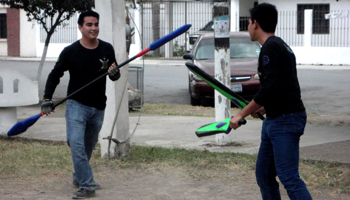 Jóvenes riobravenses fomentan el Softcombat como una sana diversión