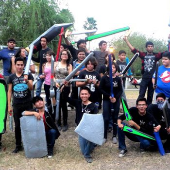 Jóvenes riobravenses fomentan el Softcombat como una sana diversión