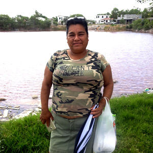 Laguna con aguas rojas en colonia Benito Juárez