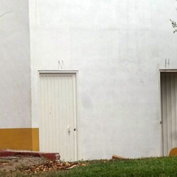 Molesta a ciudadanos la suciedad de los baños públicos en la Plaza Benito Juárez