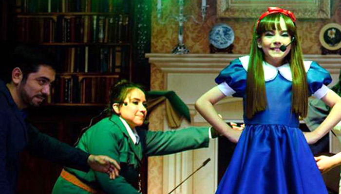 Obra “Matilda, Una Niña Genio, el musical” interpretada por niños riobravenses