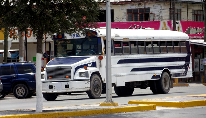Pésimo servicio que brinda el transporte colectivo en Río Bravo