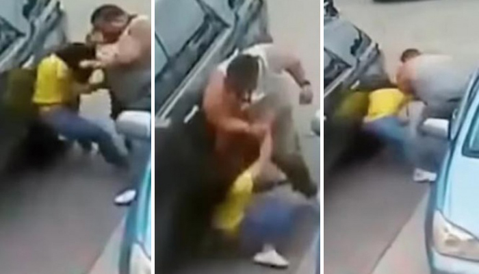 Le ganan el estacionamiento y agarra a golpes a dos mujeres