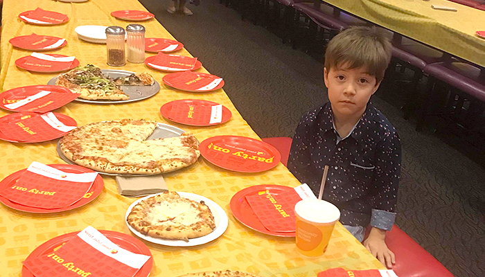 Niño invitó a 32 compañeros a cumpleaños y no llegó ni uno