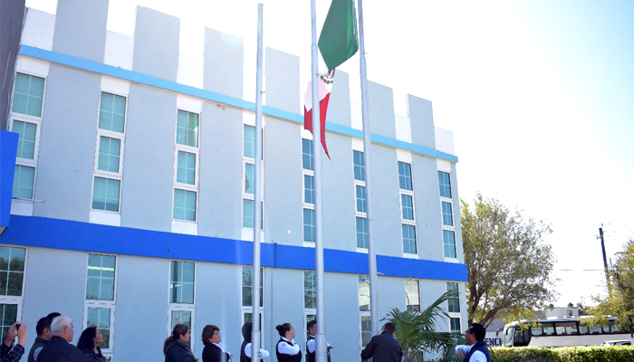 Bandera a media asta por luto de Río Bravo 
