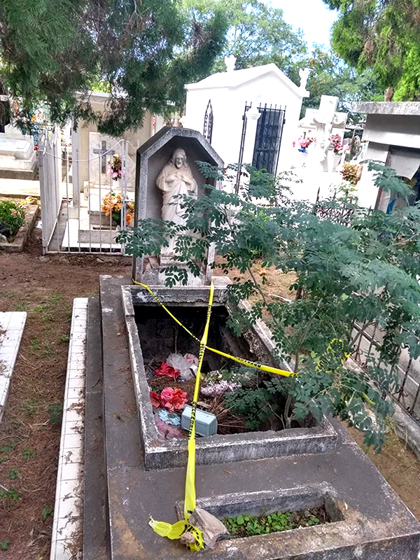 Deterioro de tumbas en Río Bravo, expuesto por “Día de Muertos”