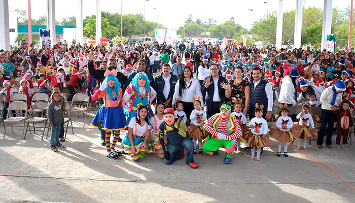 Celebran Festival Navideño más de 700 niños del CAIC