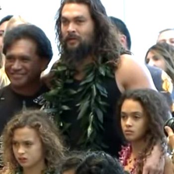 Difaman a Jason Momoa por “acosar” a su hija en público