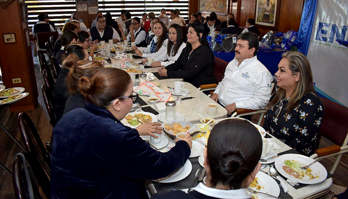 Festeja Presidente Municipal a enfermeras de Río Bravo