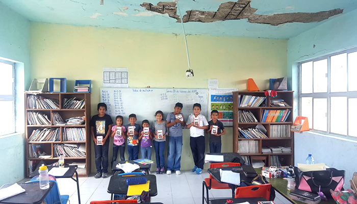 Primaria rural de Río Bravo vende chocolates para apoyar a sus niños