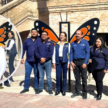 Instalan alas de la mariposa Monarca en Río Bravo