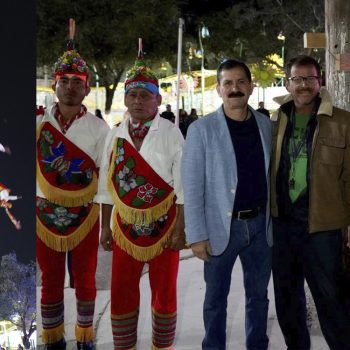 Voladores de Papantla deslumbran en la Feria de Río Bravo