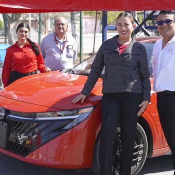 Presentan nuevos modelos Nissan en el gimnasio Las Liebres
