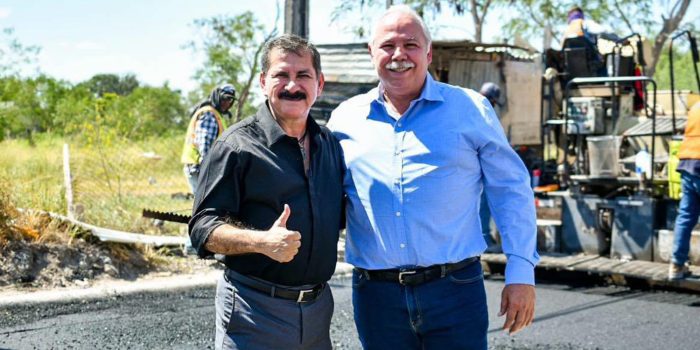 realizan-pavimentacion-en-la-calle-mexico-de-rio-bravo
